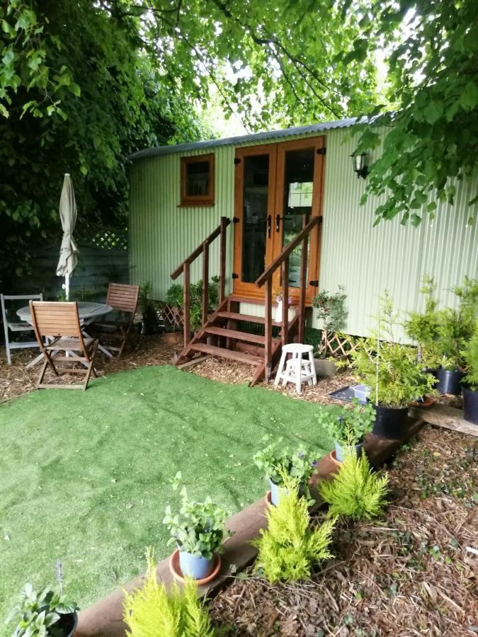 Durham Donkey Rescue Shepherd'S Hut Hotel ภายนอก รูปภาพ