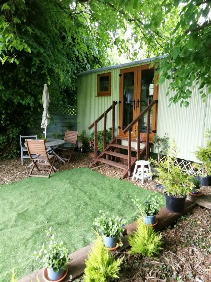 Durham Donkey Rescue Shepherd'S Hut Hotel ภายนอก รูปภาพ