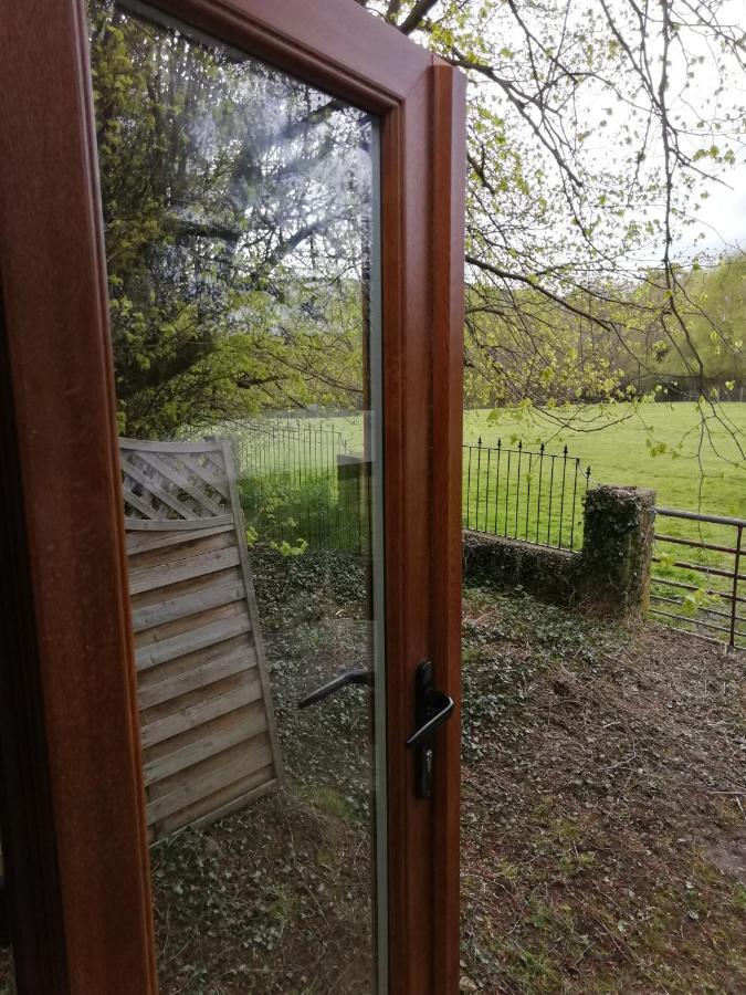 Durham Donkey Rescue Shepherd'S Hut Hotel ภายนอก รูปภาพ