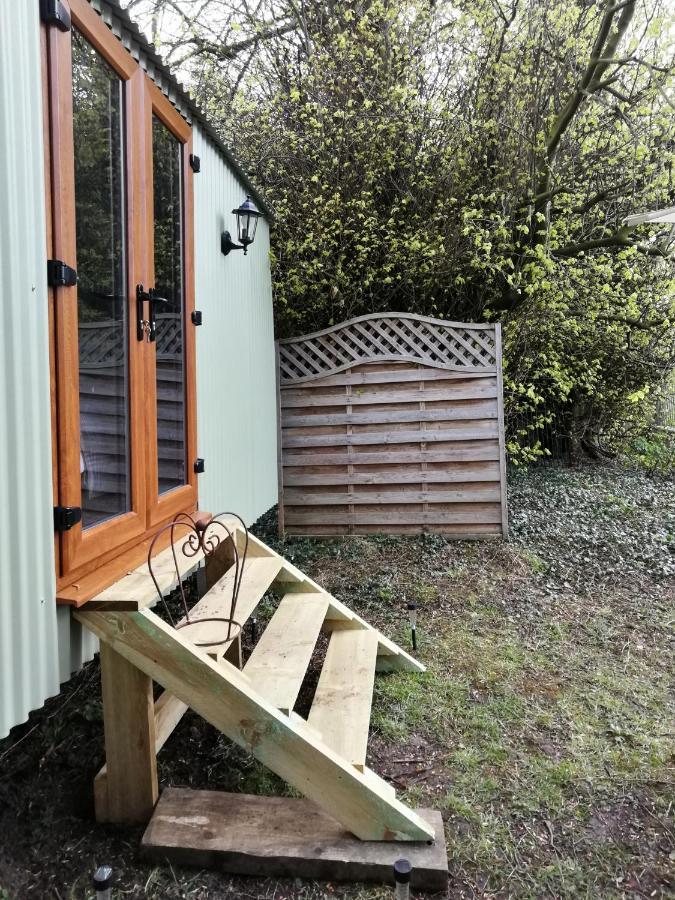 Durham Donkey Rescue Shepherd'S Hut Hotel ภายนอก รูปภาพ