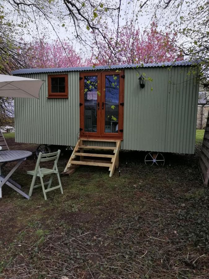 Durham Donkey Rescue Shepherd'S Hut Hotel ภายนอก รูปภาพ
